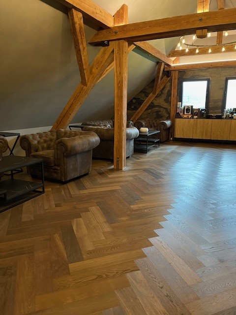 Umbau Dachstock Däniken - SCHILLA Bodenbelags AG in Trimbach - Wir leben Boden! 2